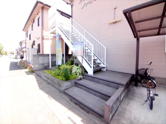 2/2 エントランス