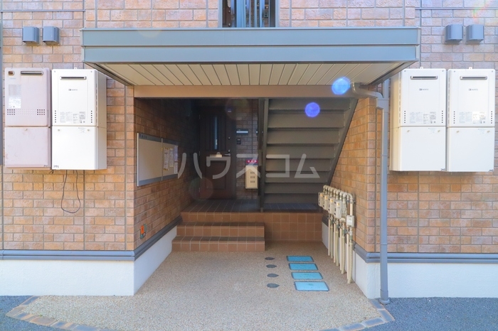 24/26 エントランス