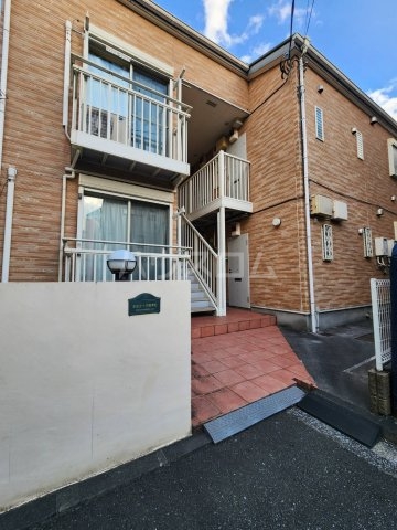 23/26 エントランス