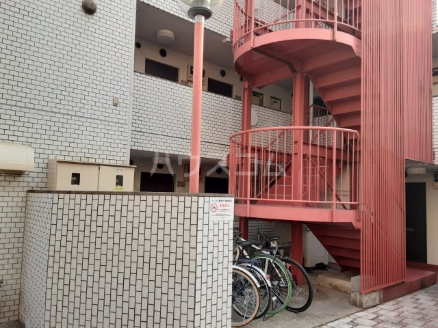 22/29 エントランス