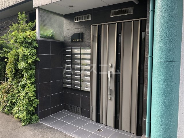 3/4 エントランス