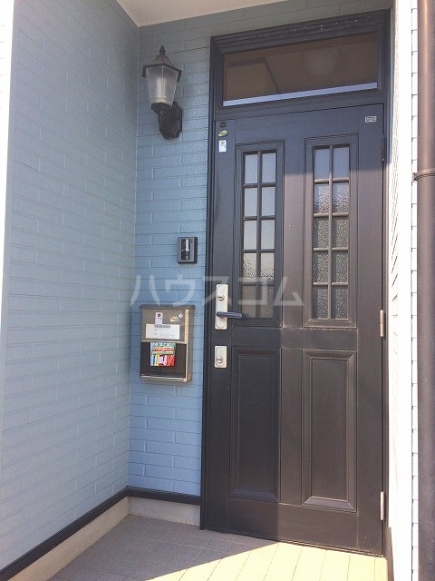 23/26 エントランス