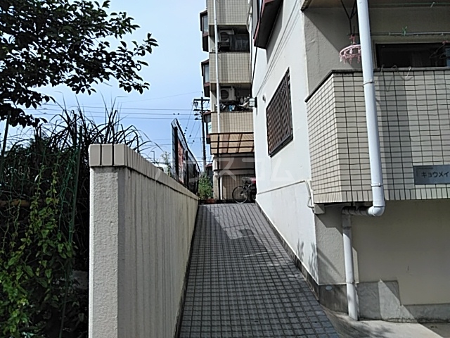 17/18 エントランス