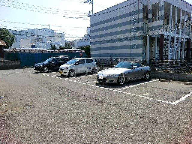 18/22 駐車場