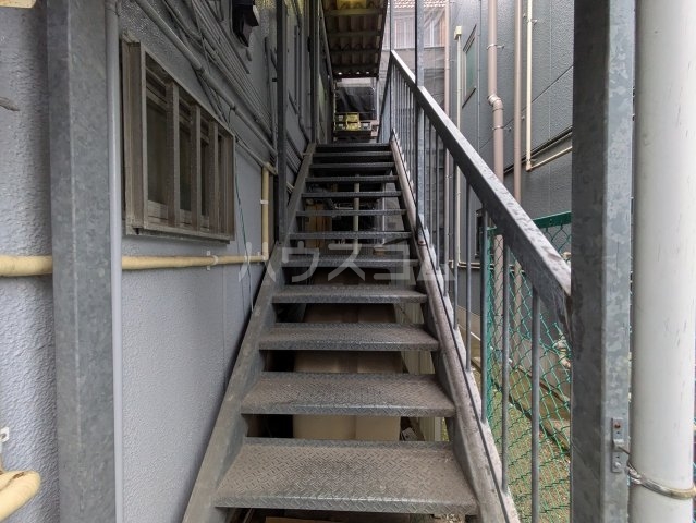 28/30 エントランス