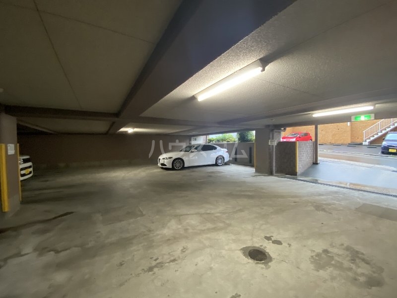 20/28 駐車場