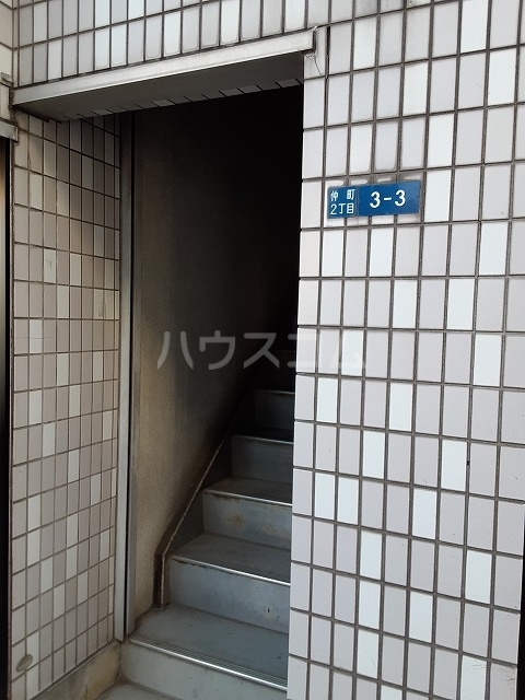 20/28 エントランス