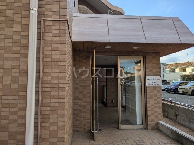 25/30 エントランス