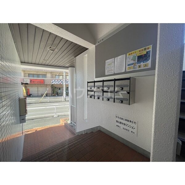 19/27 エントランス