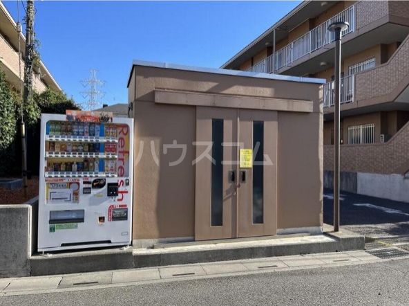 24/30 エントランス