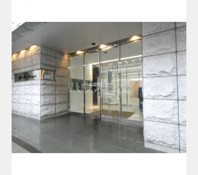 21/30 エントランス