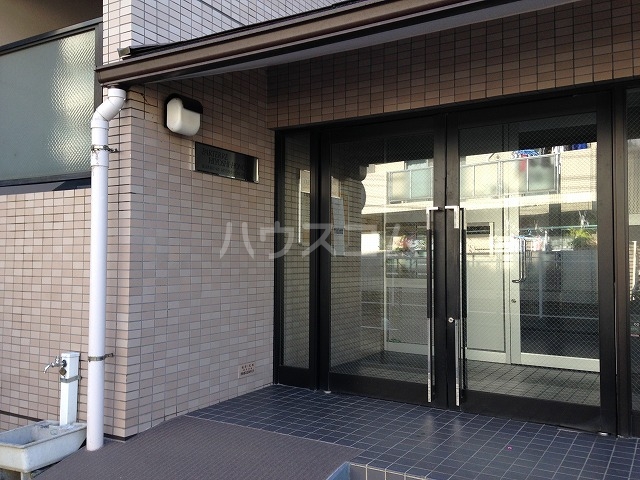 24/30 エントランス