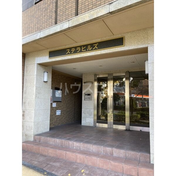 17/26 エントランス