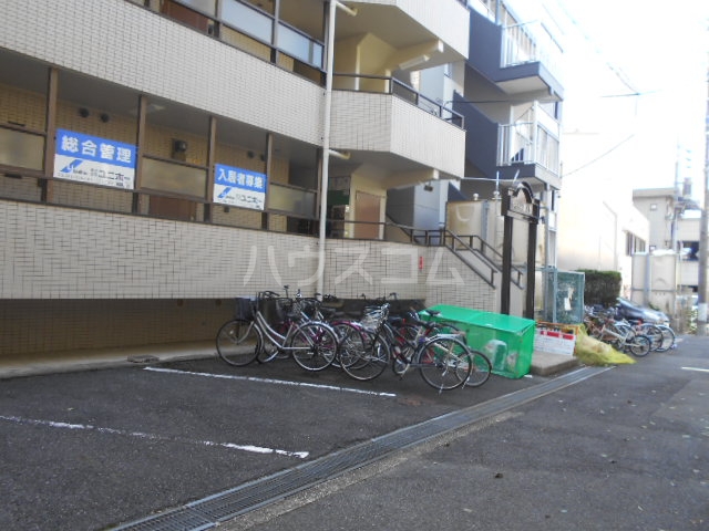 18/25 駐車場