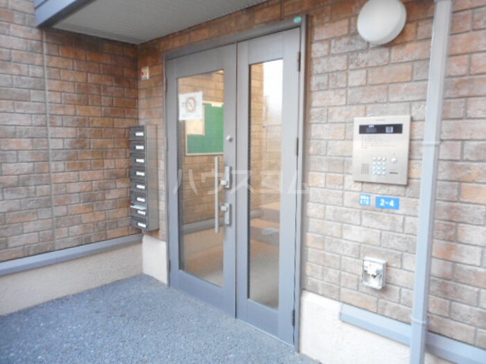 19/30 エントランス