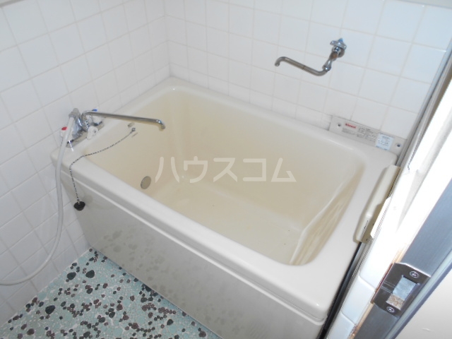 13/27 浴室