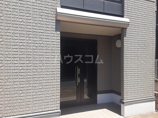 19/25 エントランス