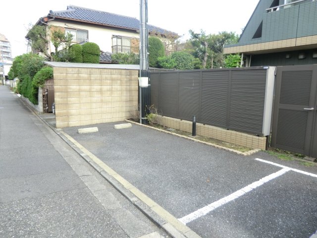 21/29 駐車場