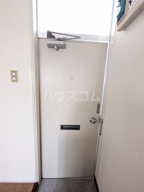 16/30 玄関