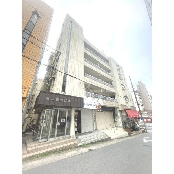 14/18 エントランス