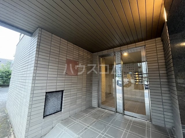 23/29 エントランス