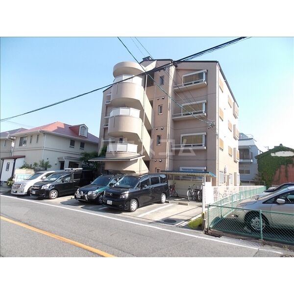 13/21 エントランス