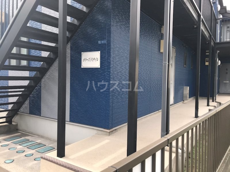 2/4 エントランス