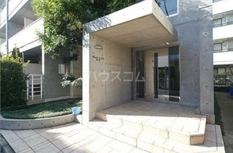 17/26 エントランス