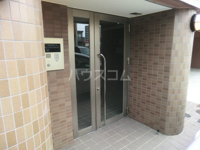 22/30 エントランス