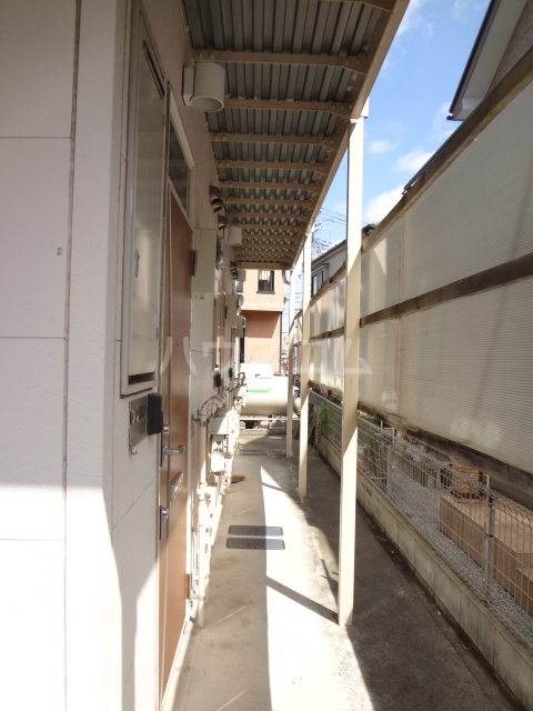 18/27 エントランス