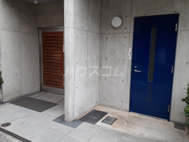 17/27 エントランス