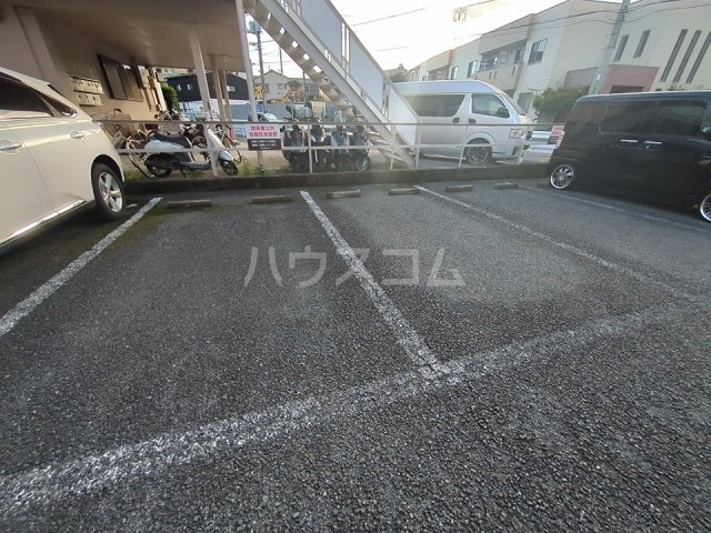 16/21 駐車場