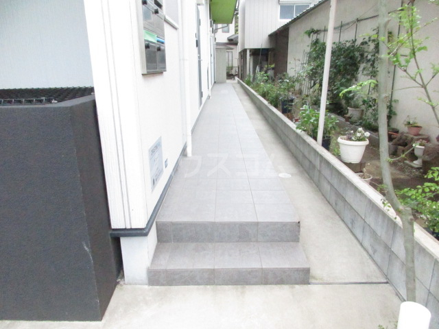 25/30 エントランス