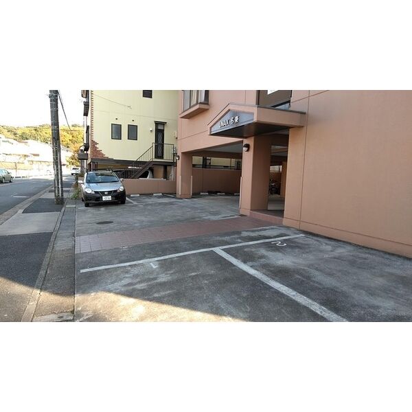 18/26 駐車場