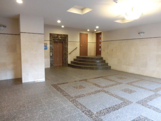 25/30 エントランス