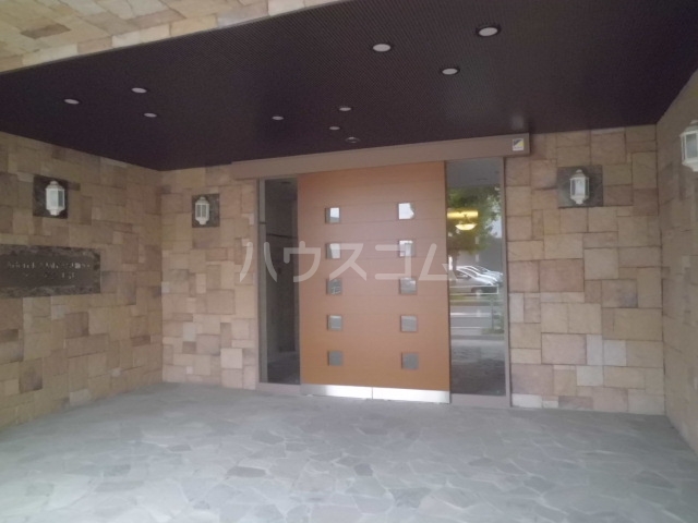 22/30 エントランス