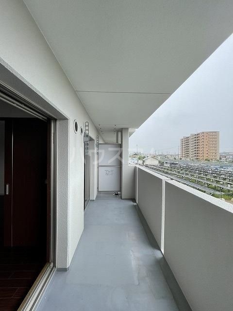 21/28 バルコニー