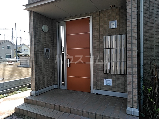 26/30 エントランス