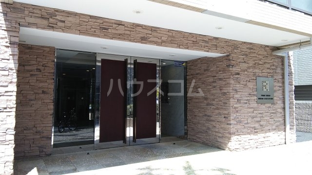 28/30 エントランス