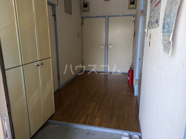 22/30 エントランス