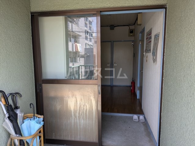 21/30 エントランス