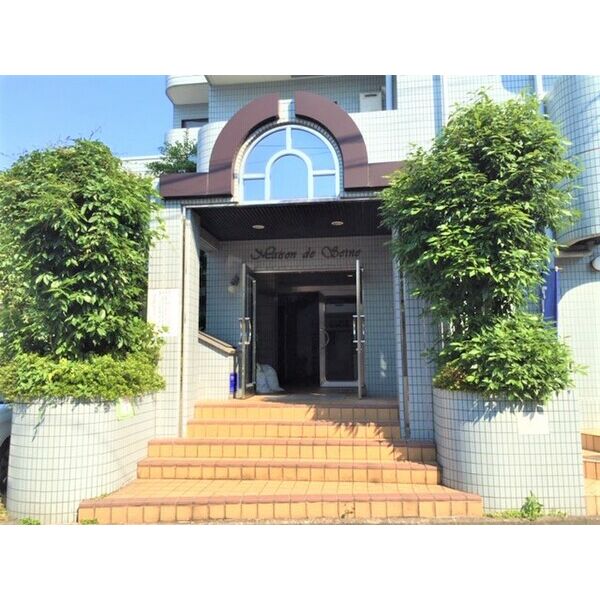 19/25 エントランス