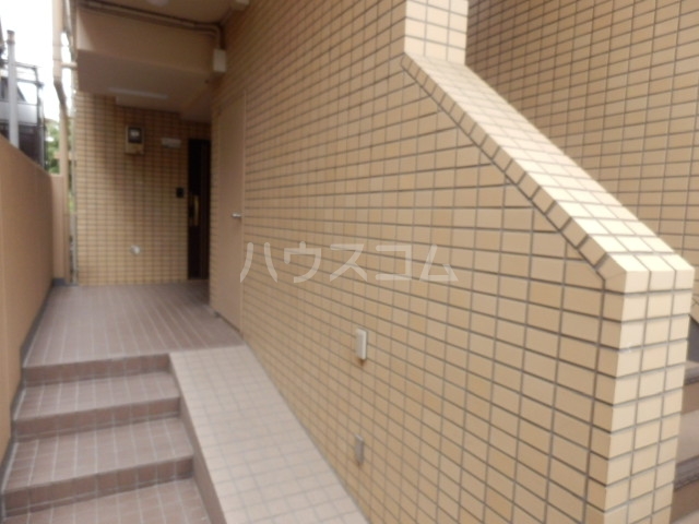 20/28 エントランス