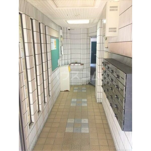 14/22 エントランス