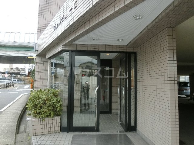 20/26 エントランス
