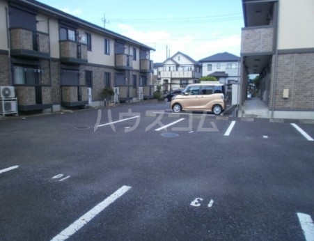 15/20 駐車場