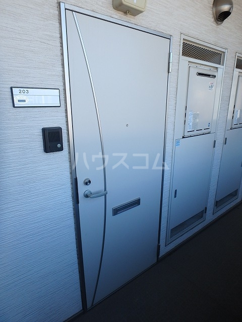 22/28 エントランス