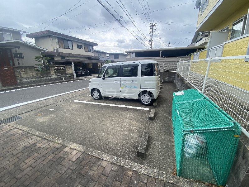 20/29 駐車場