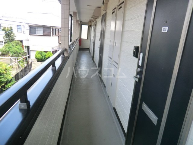 26/30 エントランス