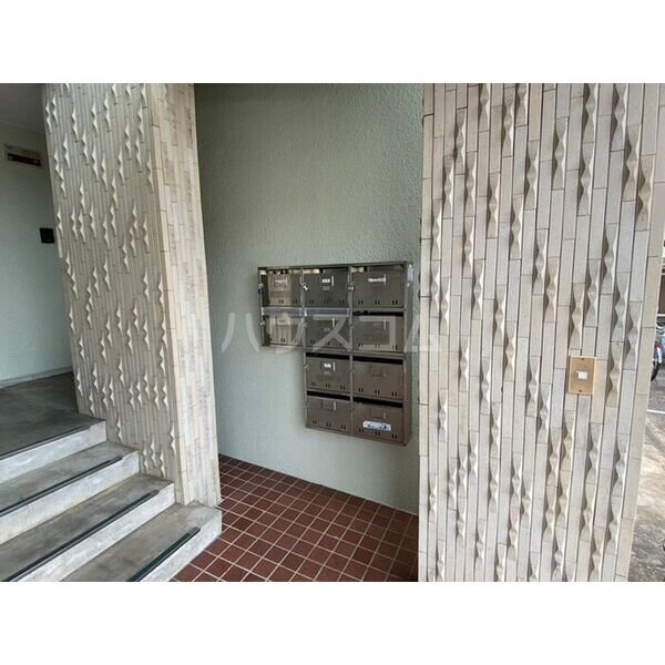 14/22 エントランス